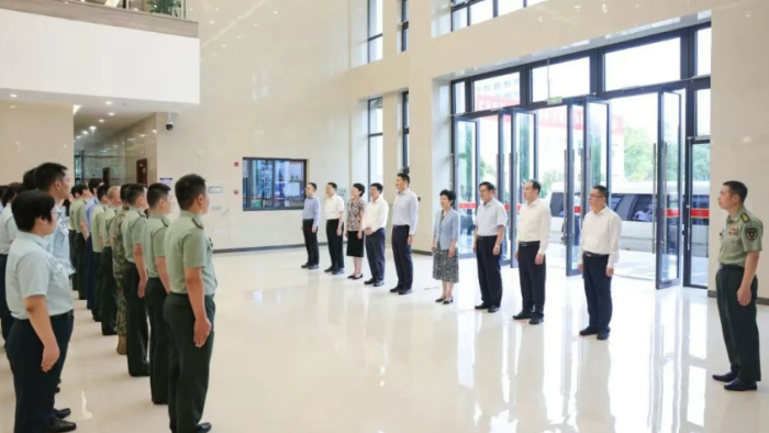 市领导慰问驻泰部队并专题调研双拥工作